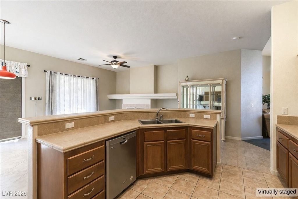 Image 8 of property listing at 7549 Evening Falls Drive, Las Vegas, NV 89131