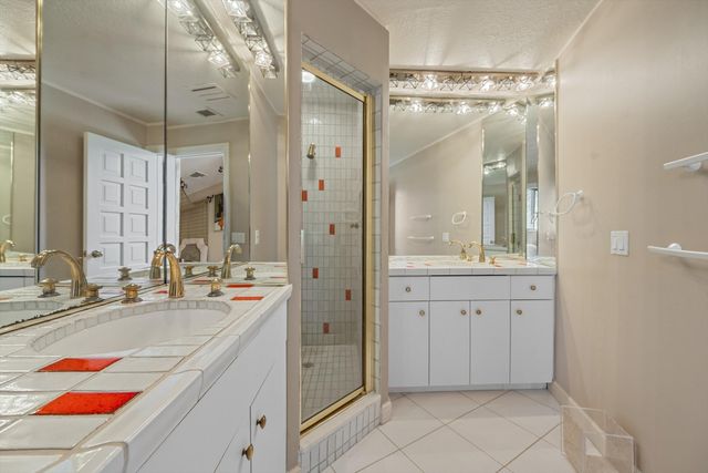 23 Sloans Curve Drive, Palm Beach, FL 33480