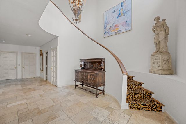 23 Sloans Curve Drive, Palm Beach, FL 33480