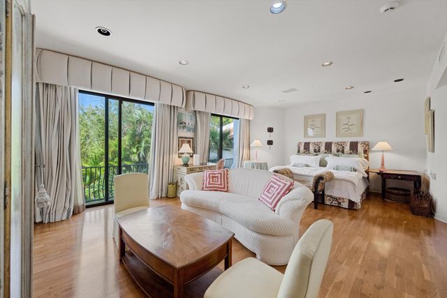 23 Sloans Curve Drive, Palm Beach, FL 33480