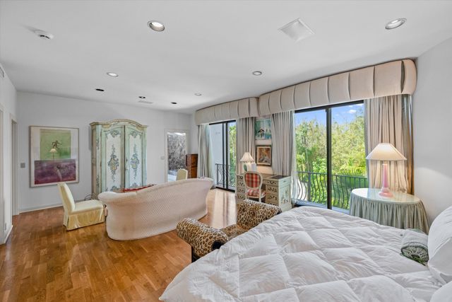 23 Sloans Curve Drive, Palm Beach, FL 33480