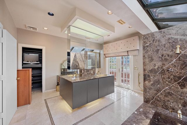 23 Sloans Curve Drive, Palm Beach, FL 33480