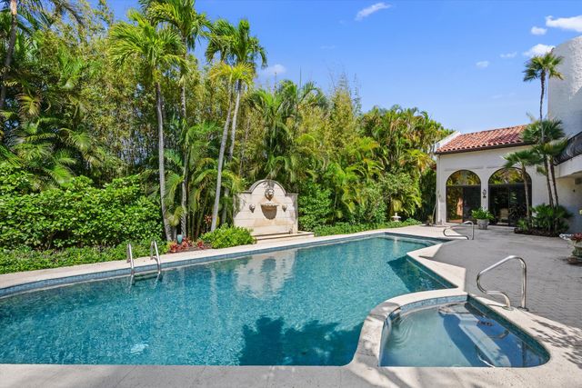 23 Sloans Curve Drive, Palm Beach, FL 33480