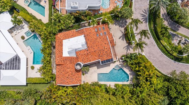 23 Sloans Curve Drive, Palm Beach, FL 33480