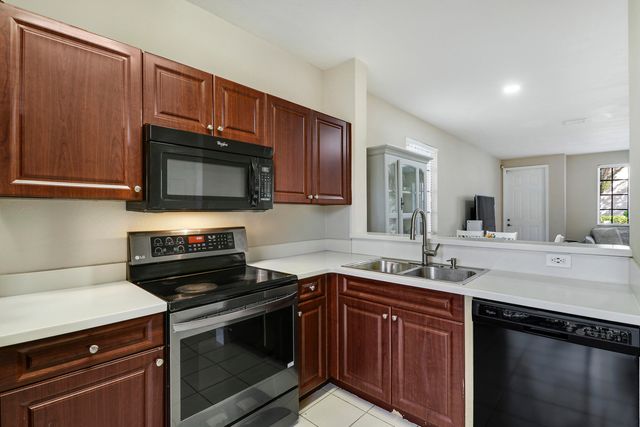 4170 Napoli Lake Drive, Riviera Beach, FL 33410