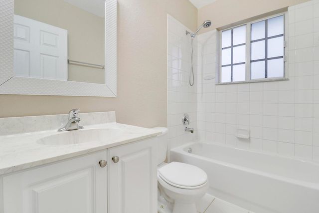 4170 Napoli Lake Drive, Riviera Beach, FL 33410