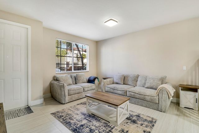 4170 Napoli Lake Drive, Riviera Beach, FL 33410