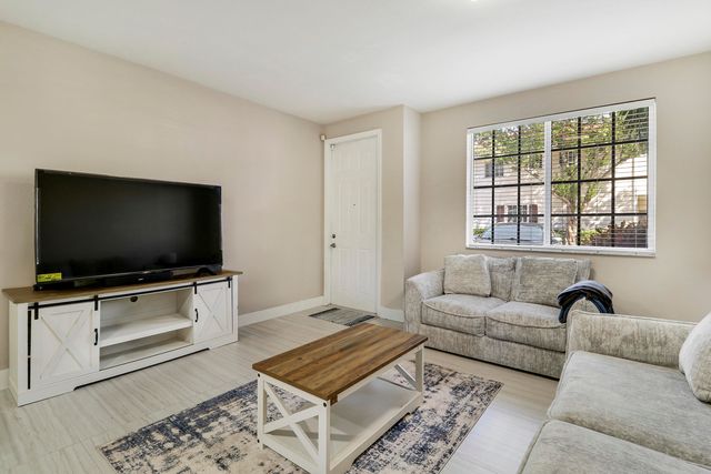 4170 Napoli Lake Drive, Riviera Beach, FL 33410