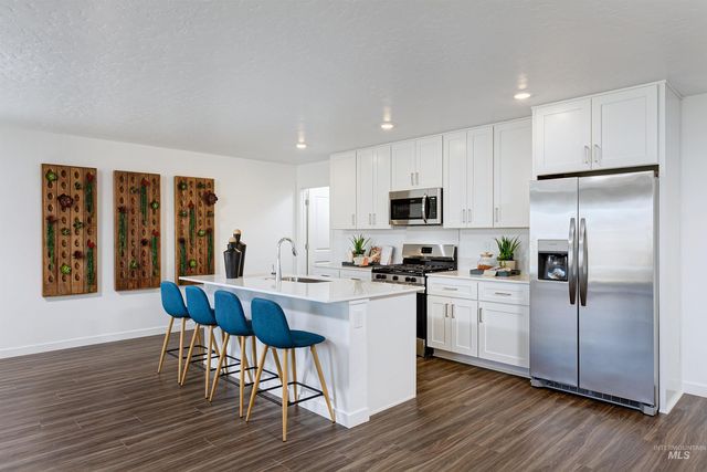 8612 E Love Ct, Nampa, ID 83687