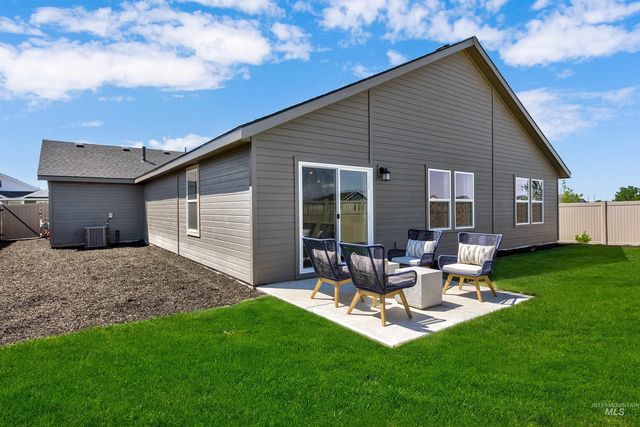 8612 E Love Ct, Nampa, ID 83687