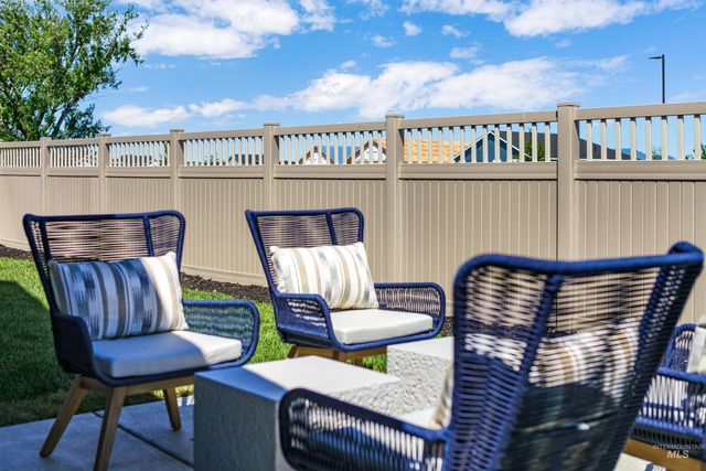 8612 E Love Ct, Nampa, ID 83687
