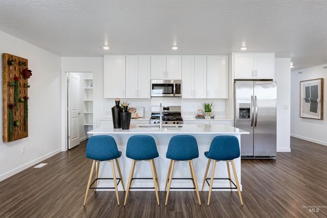 8612 E Love Ct, Nampa, ID 83687