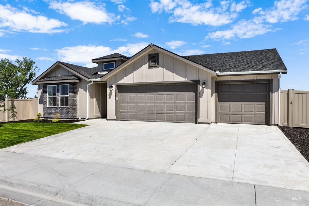 8612 E Love Ct, Nampa, ID 83687