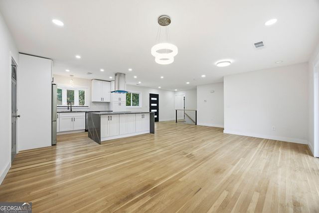 42 W Belle Isle Road, Sandy Springs, GA 30342