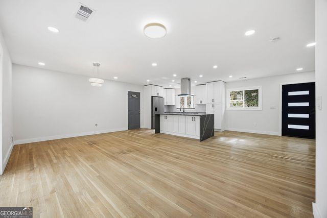 42 W Belle Isle Road, Sandy Springs, GA 30342