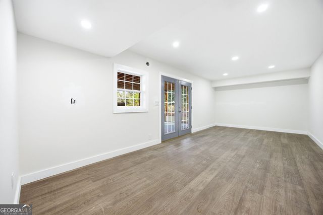 42 W Belle Isle Road, Sandy Springs, GA 30342