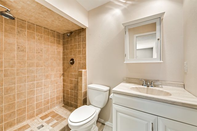 5535 Squires Drive, The Colony, TX 75056