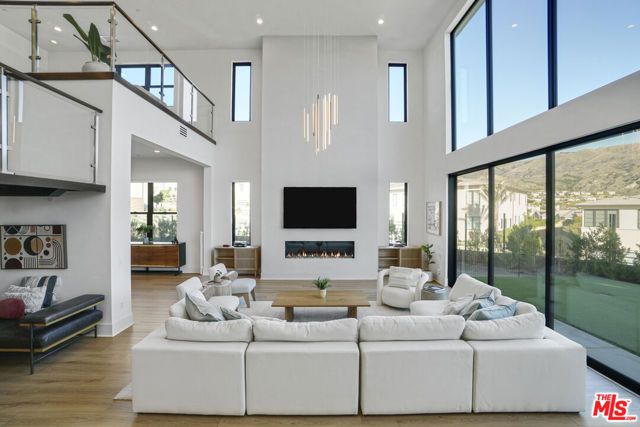 11862 N Hillsborough Lane, Porter Ranch (los Angeles), CA 91326