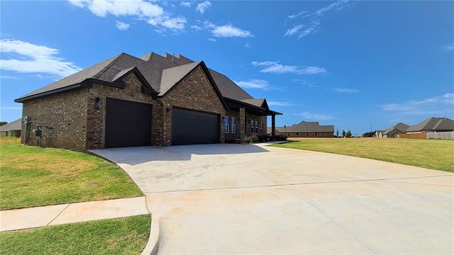 200 Braxton Way, Yukon, OK 73099