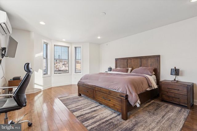 1946 TITAN ST, Philadelphia, PA 19146