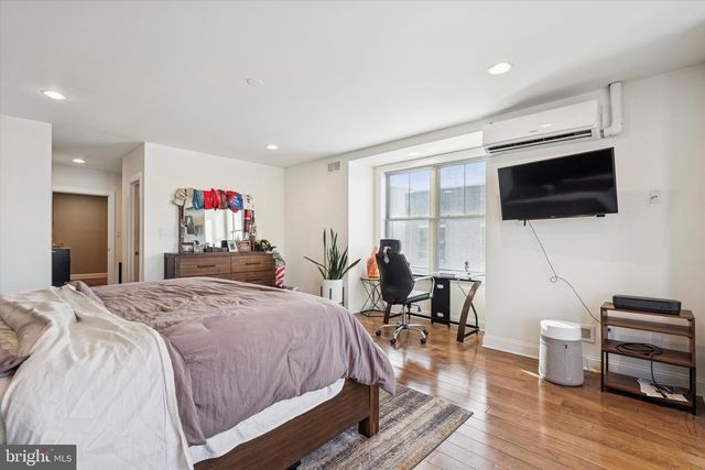 1946 TITAN ST, Philadelphia, PA 19146