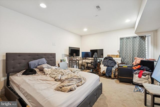 1946 TITAN ST, Philadelphia, PA 19146