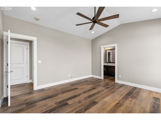 260 Se Logan St, Winston, OR 97496