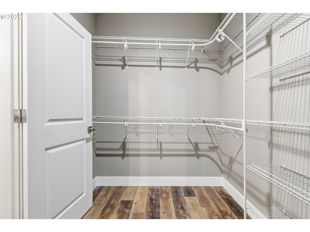 260 Se Logan St, Winston, OR 97496