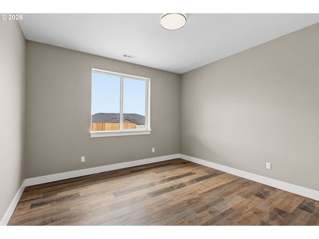 260 Se Logan St, Winston, OR 97496