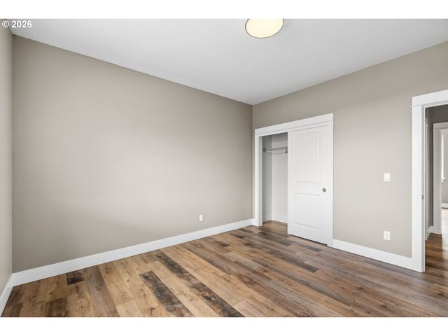 260 Se Logan St, Winston, OR 97496