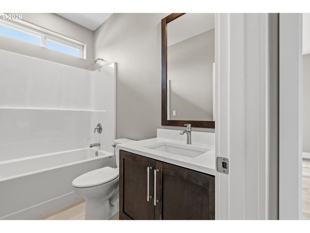 260 Se Logan St, Winston, OR 97496