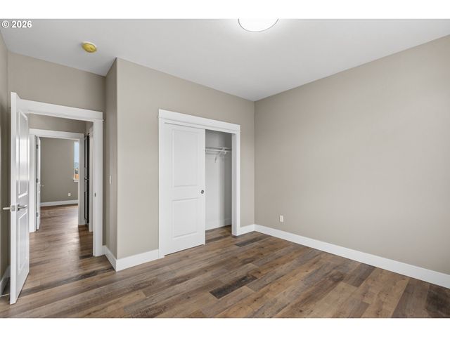 260 Se Logan St, Winston, OR 97496