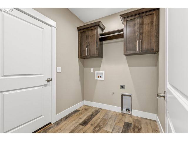 260 Se Logan St, Winston, OR 97496