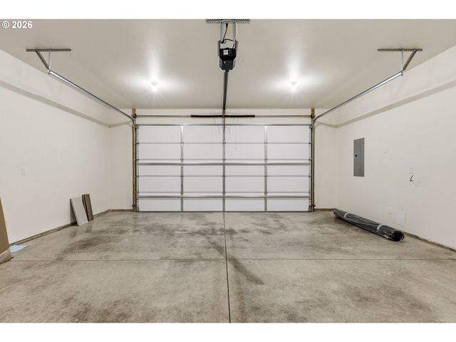 260 Se Logan St, Winston, OR 97496