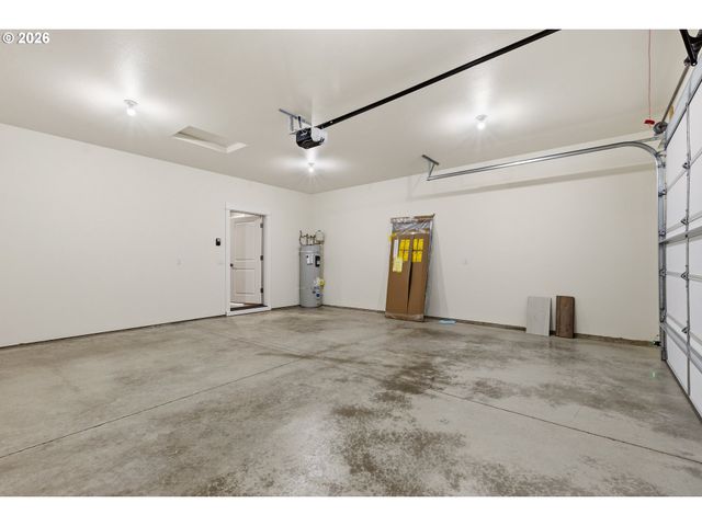 260 Se Logan St, Winston, OR 97496