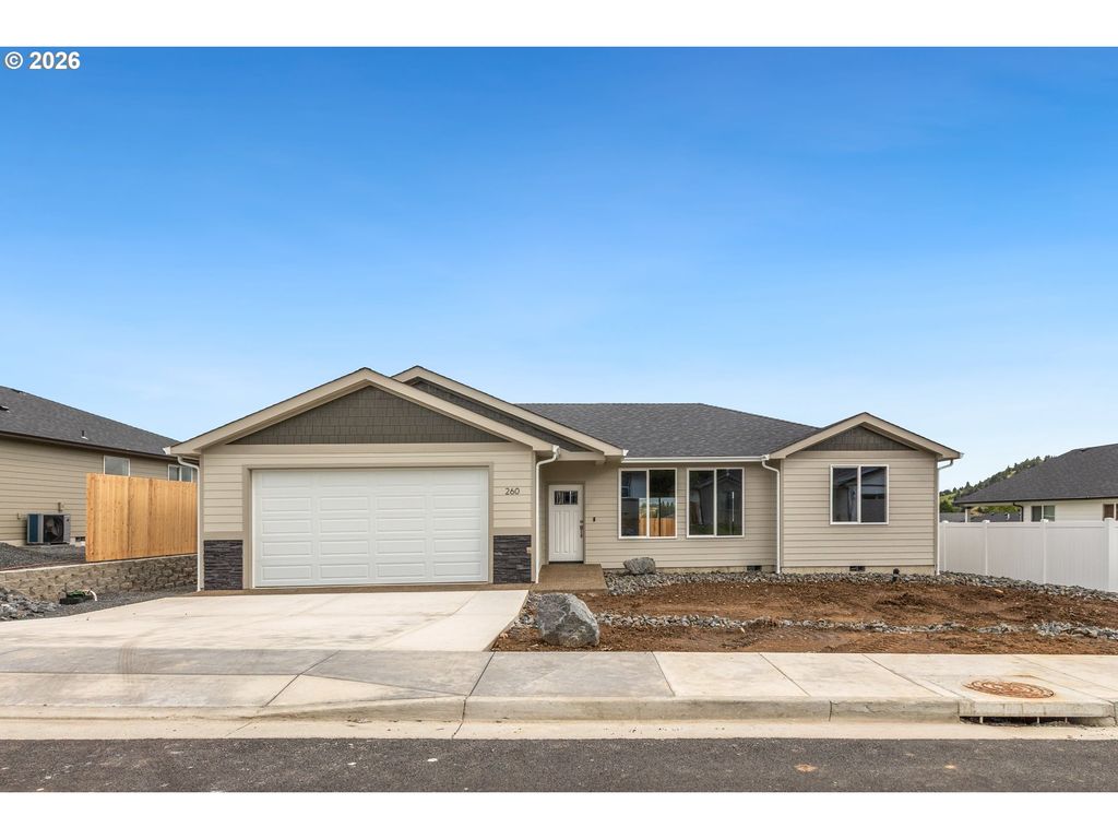 260 Se Logan St, Winston, OR 97496