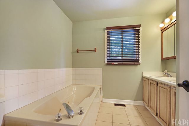317 Quist Court, Grayslake, IL 60030