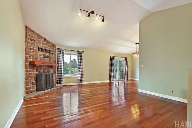 317 Quist Court, Grayslake, IL 60030