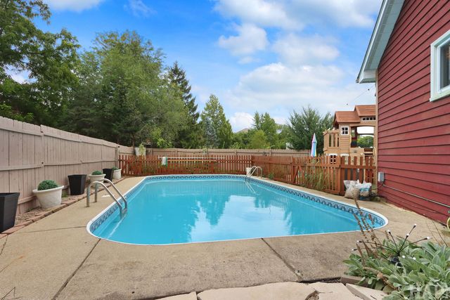 317 Quist Court, Grayslake, IL 60030