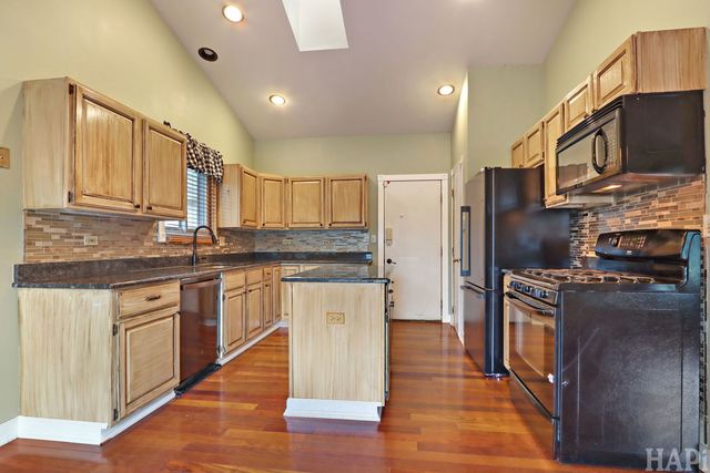 317 Quist Court, Grayslake, IL 60030