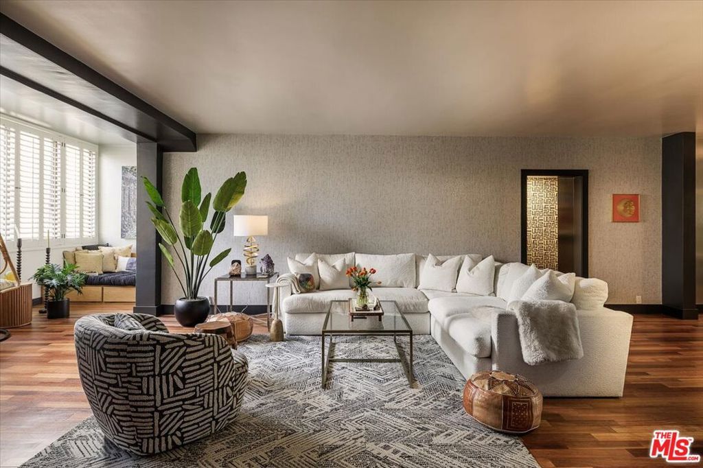 531 N Rossmore Avenue 204, Los Angeles, CA 90004 — photo 2
