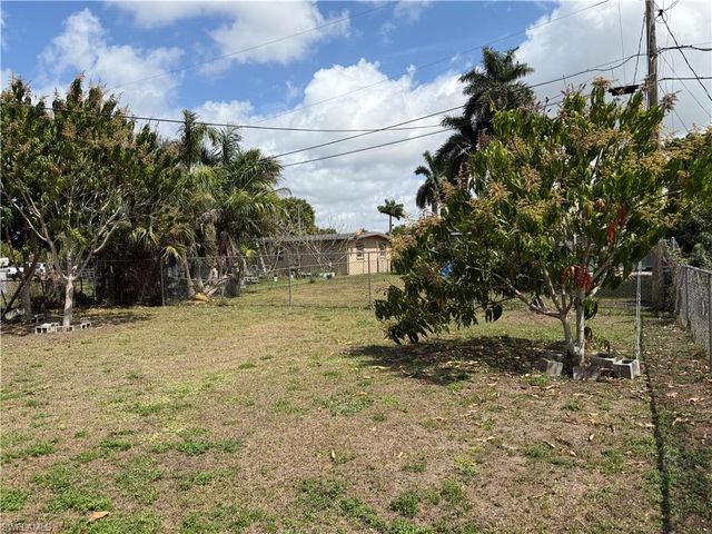 32 Roanoke DR, Fort Myers, FL 33905