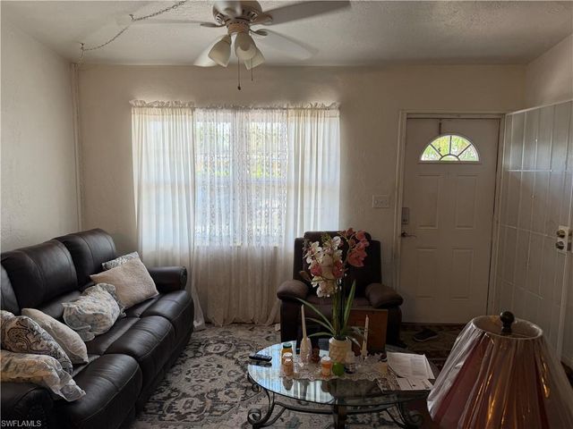 32 Roanoke DR, Fort Myers, FL 33905