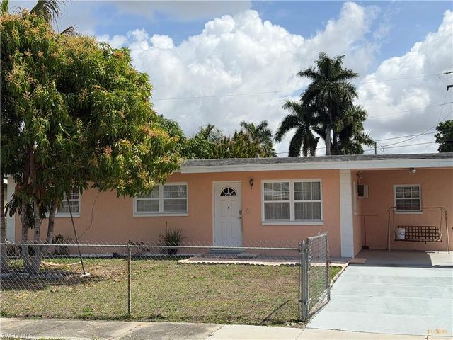 32 Roanoke DR, Fort Myers, FL 33905