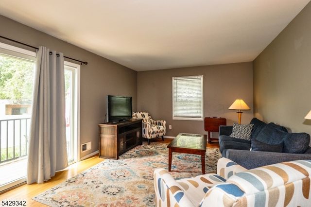 317 Livingston St, Bound Brook Boro, NJ 08805