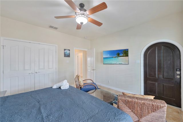 660 Kara Lane, Port Aransas, TX 78373