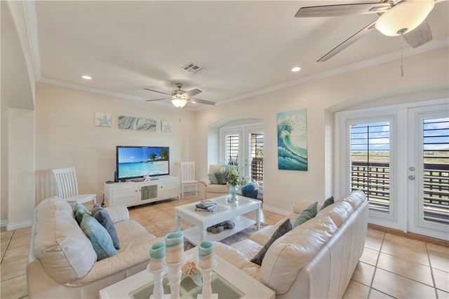 660 Kara Lane, Port Aransas, TX 78373