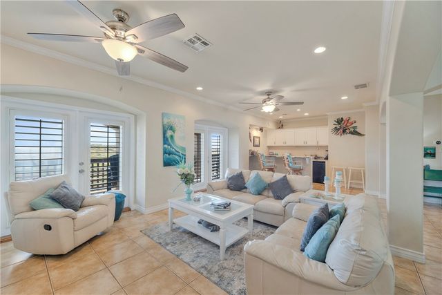 660 Kara Lane, Port Aransas, TX 78373
