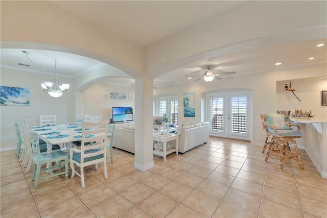 660 Kara Lane, Port Aransas, TX 78373