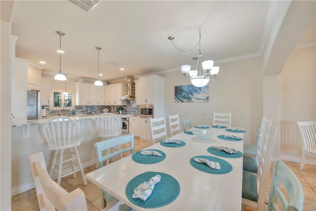 660 Kara Lane, Port Aransas, TX 78373